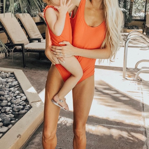 ANDERSON RED ONE PIECE ❤️ - Picture 6 of 6